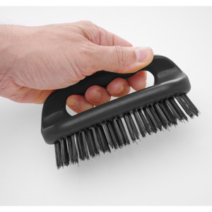 Brosse m&eacute;tallique avec poign&eacute;e pour grill