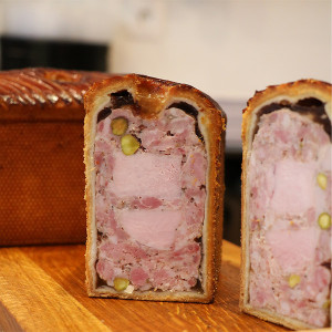 Moule &agrave; p&acirc;t&eacute; en croute d&eacute;montable en inox perfor&eacute;